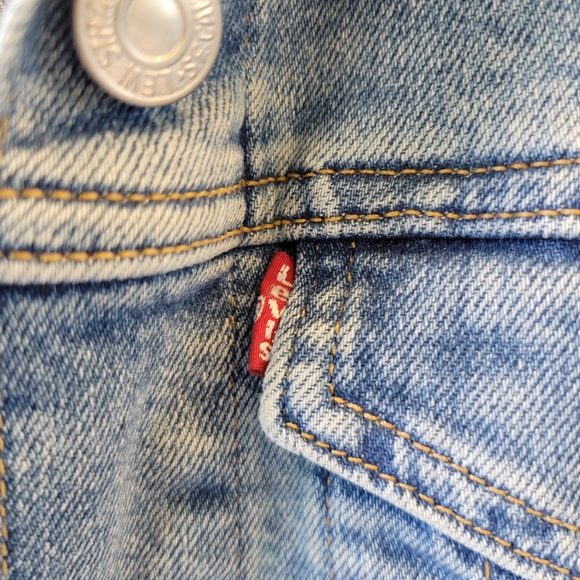 Levi's Red Tab Women's Original Trucker Denim Jacket Size S - Picture 7 of 10